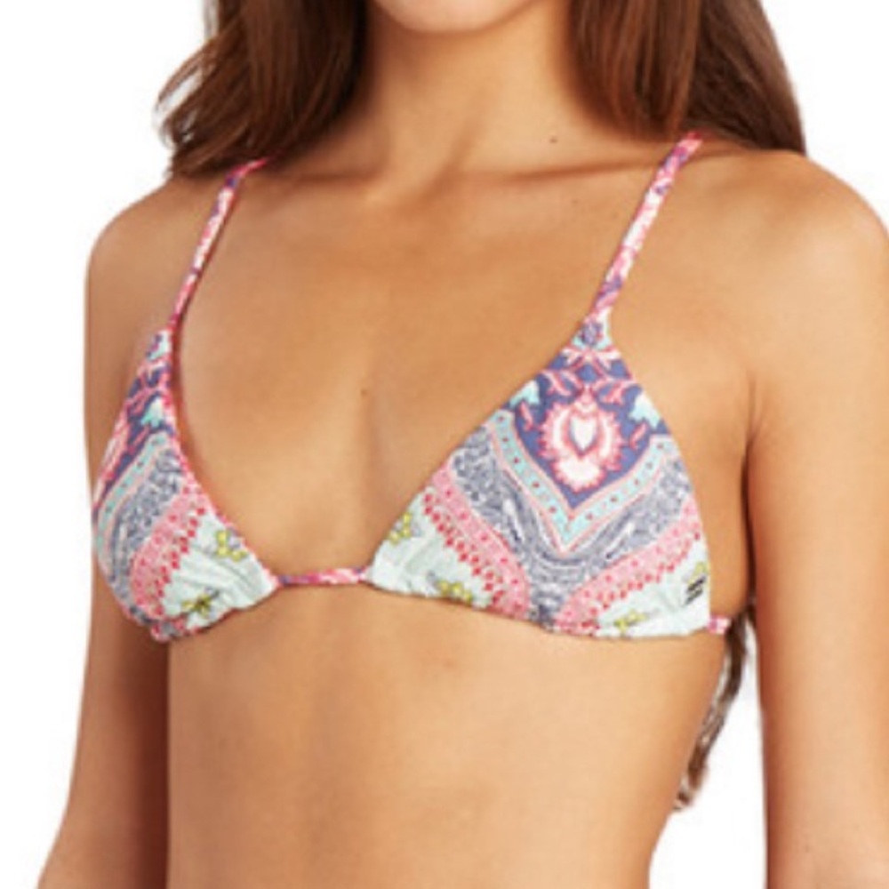 BNWT Billabong Luv Lost Triangle bikini top size small